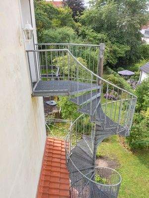 ...über eine Wendeltreppe