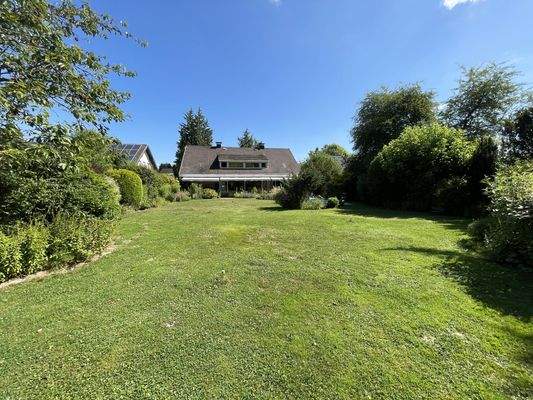 Rückansicht und Garten