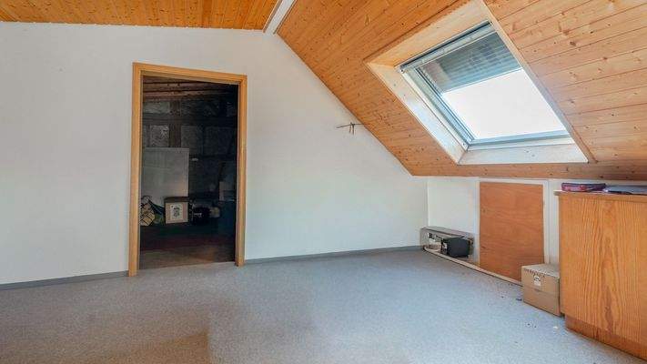 weiteres Zimmer im Dachgeschoss