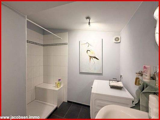 Bad im Erdgeschoss Bild 2