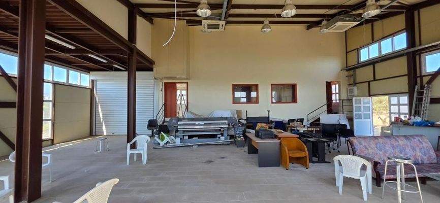 Kreta, Gournes: Gewerbefläche zu verkaufen