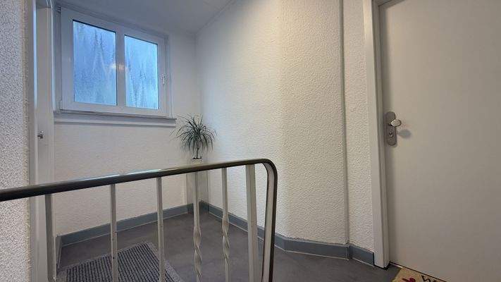 Hausflur - Wohnungseingänge 1. OG