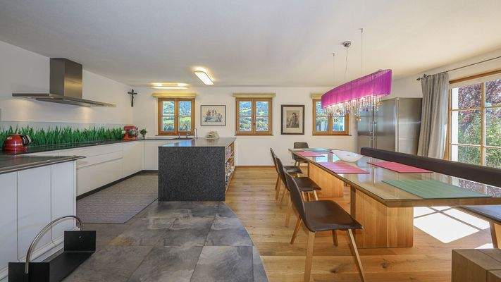 KITZIMMO-Exklusives Landhaus in traumhafter & unverbaubarer Aussichtslage - Immobilien Kitzbühel.