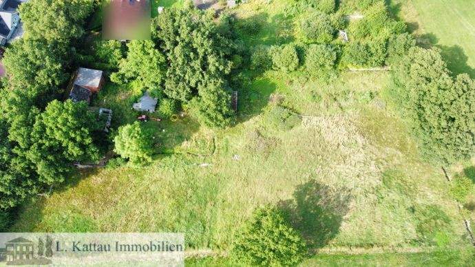 Wohnhaus mit großem Grundstück