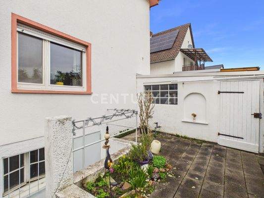 Zugang Keller und Garage