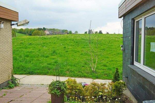 Blick aus dem Innenhof nach W