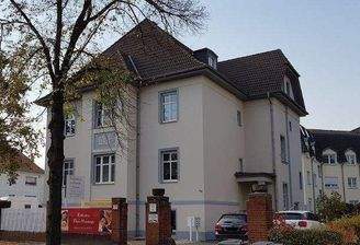 Gebäudeansicht Straßenansicht