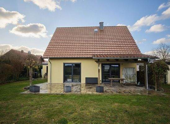 Teilüberdachte Terrasse