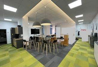 innen  Empfang  neu  111  .JPG