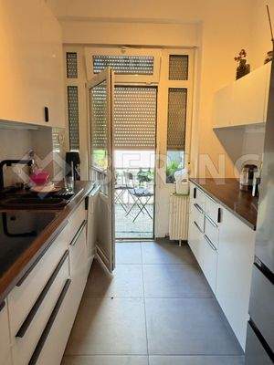 WE 1: Arbeitsküche mit Balkon