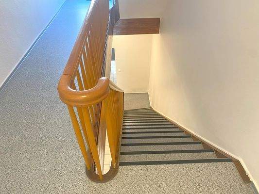 modernisierter und heller Hausflur