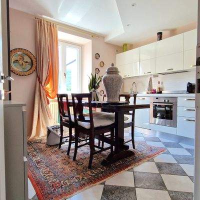 ...mit ausreichend Essplatz