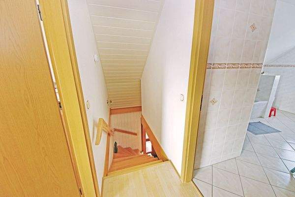 Flur- / Treppenbereich zum DG