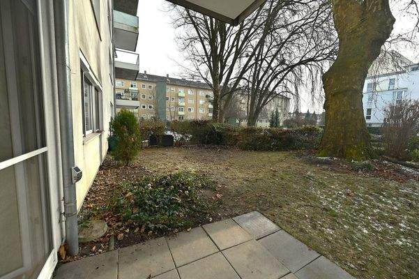 Garten mit Blick von Terrasse