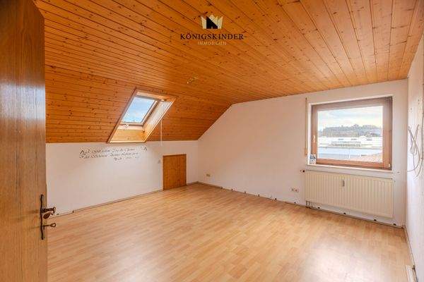 ...großes Kinderzimmer...