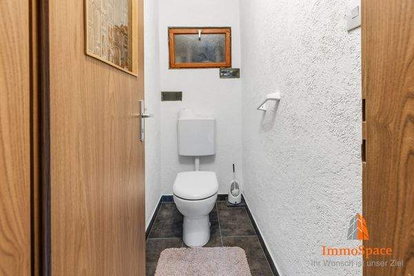 Separates Gäste-WC im Altbau