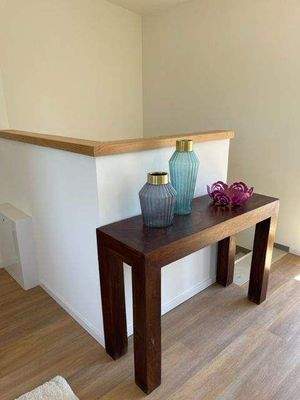 Wohnzimmer mit Kellerabgang 