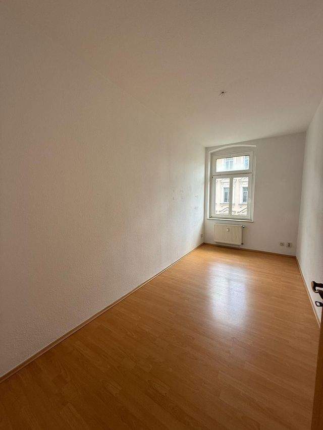 3-Raumwohnung mit Einbauküche & Balkon in der Geraer Innenstadt - Photo 4