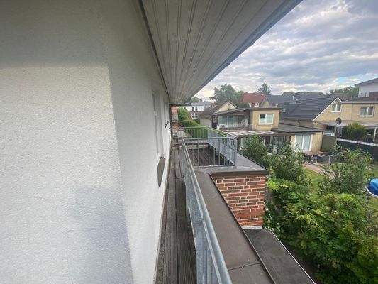 Umlauf kl. Terrsasse 1. OG Süd Lerchenberg HH-Volksdorf