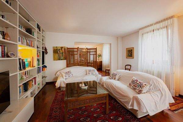 Eckhaus in Udine in der Via Grazzano