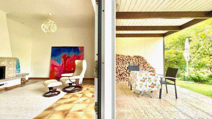Teil Wohnzimmer und Terrasse