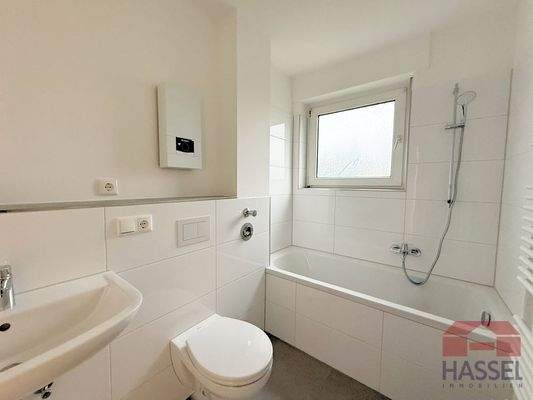 Modern mit Handtuchheizung