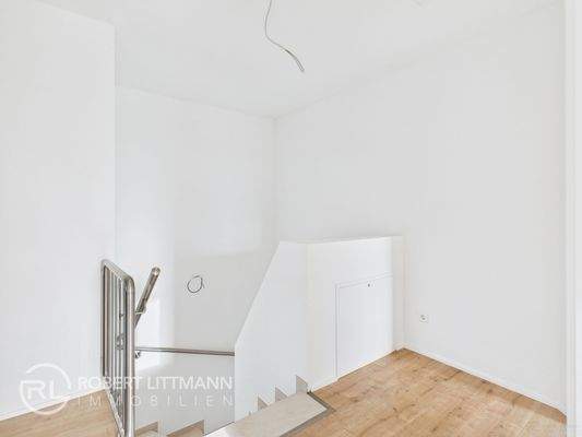 CAM04259G0-PR0187-STILL020