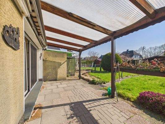 Überdachte Terrasse