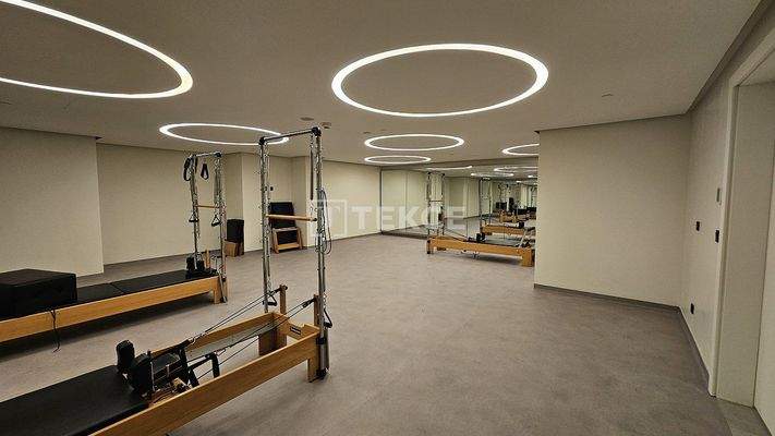 Apartments with 24/7 Security and Pool in Istanbul Maltepe