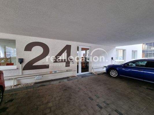 Eingangsbereich mit Außenstellpl.