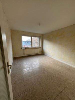 Zimmer zur Straßenseite