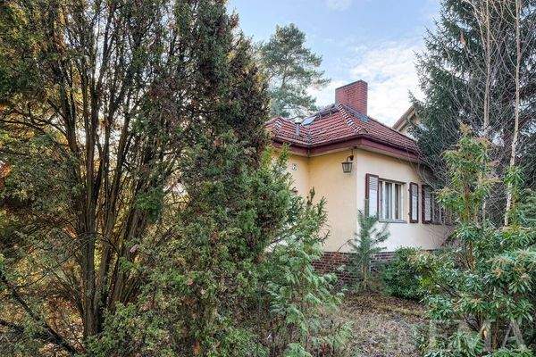 Blick zum Abrissgebäude