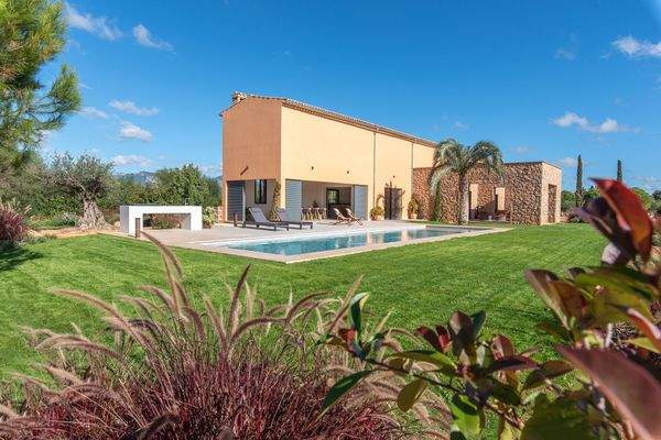 Grüne Ruheoase rund ums Haus