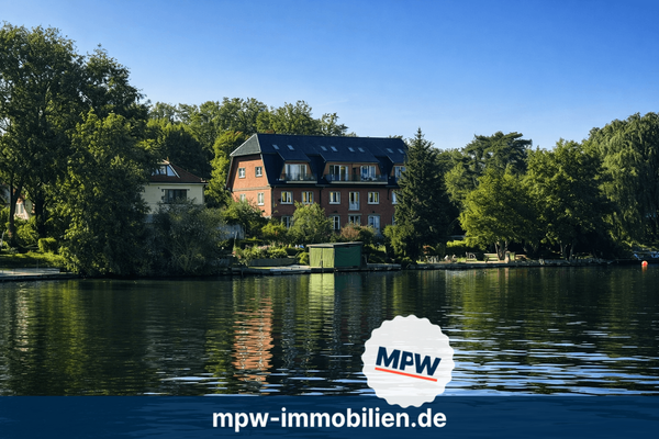 Idyll am See bei Sonnenschein