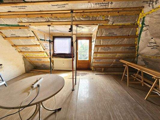 Schlafzimmer DG mit Zugang zum Balkon