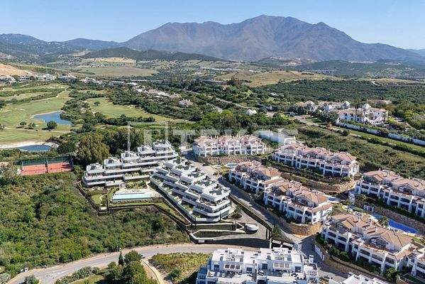 Stylish Apartments with Bright Interiors in Casares