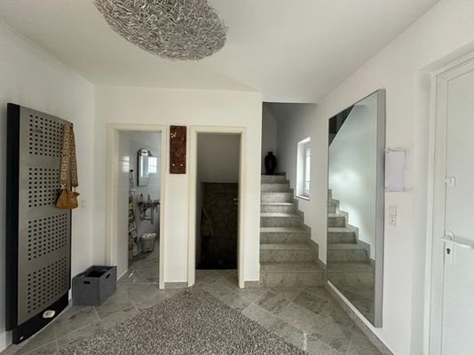 Flur Eingangsbereich mit Treppe EG