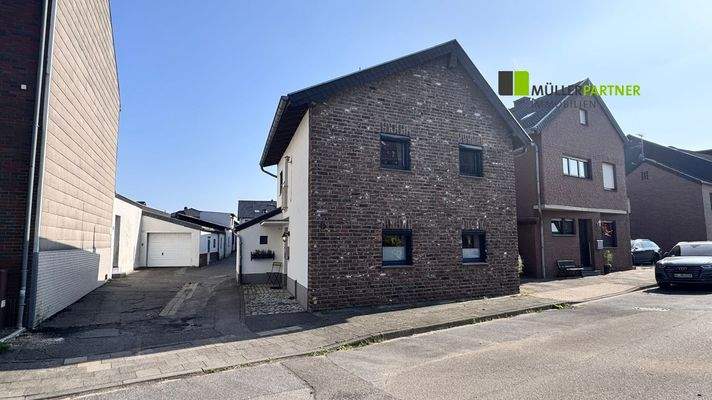 Frontansicht Rolläden hoch 2