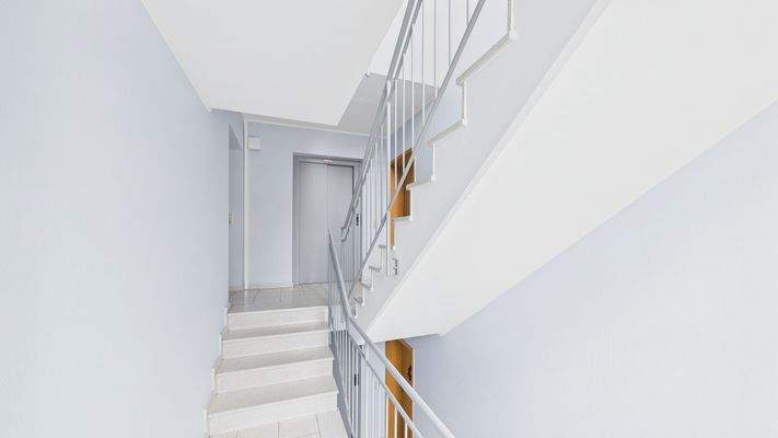 Flurbereich + Aufzug