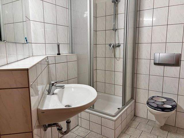 Lindenstr. 4, DG Mitte - Einbauküche - Photo 4