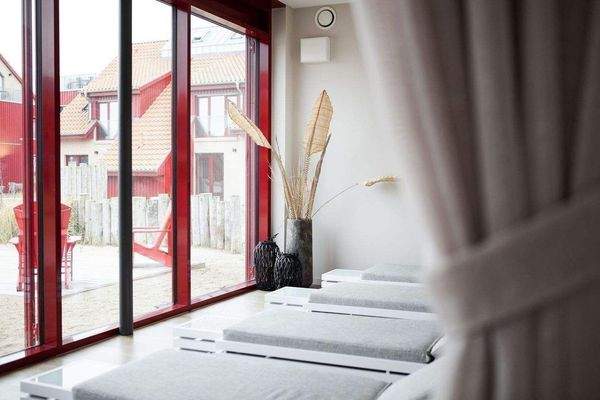 Ruheliegen Sauna- und Fitnessgebäude