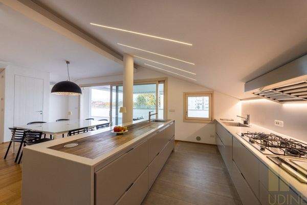 Luxuswohnung in Udine über 2 Etagen mit Panoramablick