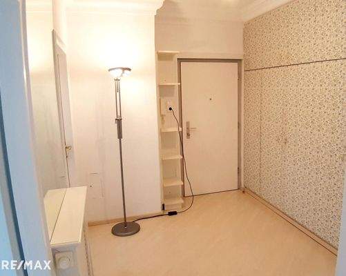 2. Etage,  Vorraum, Blick z 2. Eing.Türe