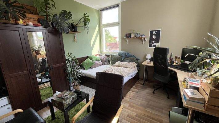 Zimmer Wohnung 2.OG links