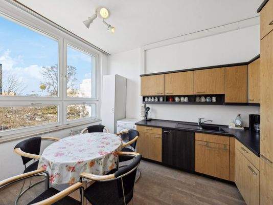 Personalraum und Küche