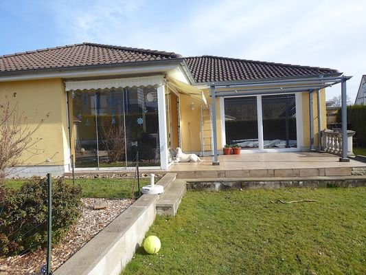 Überdachte Terrasse und Wintergarten