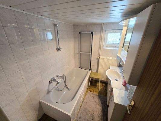 Badezimmer im Erdgeschoss