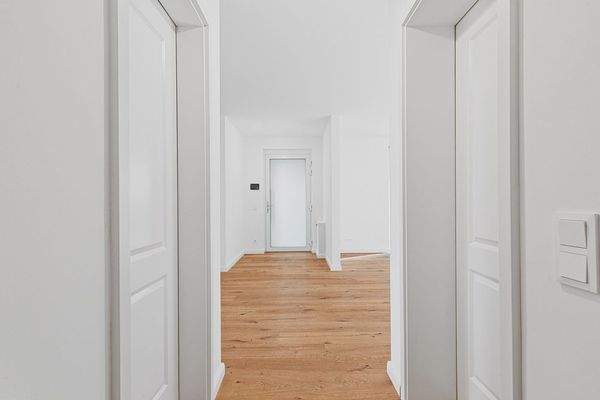 Flurblick zur Eingangstür