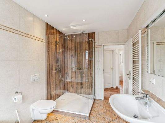 Badezimmer Ansicht 2