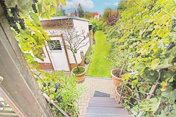 Zugang von der Terrasse auf das Grundstück